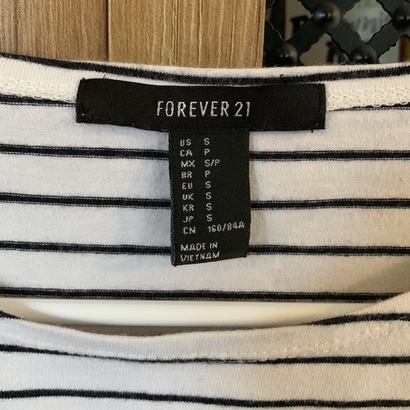Forever 21 - Picture 2 of 2